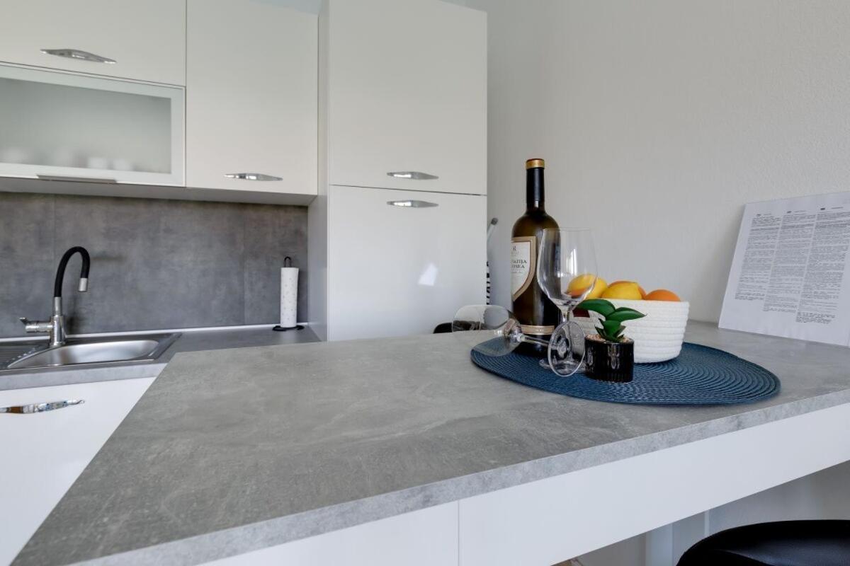 Apartments Rondine 1 카리가도르 외부 사진