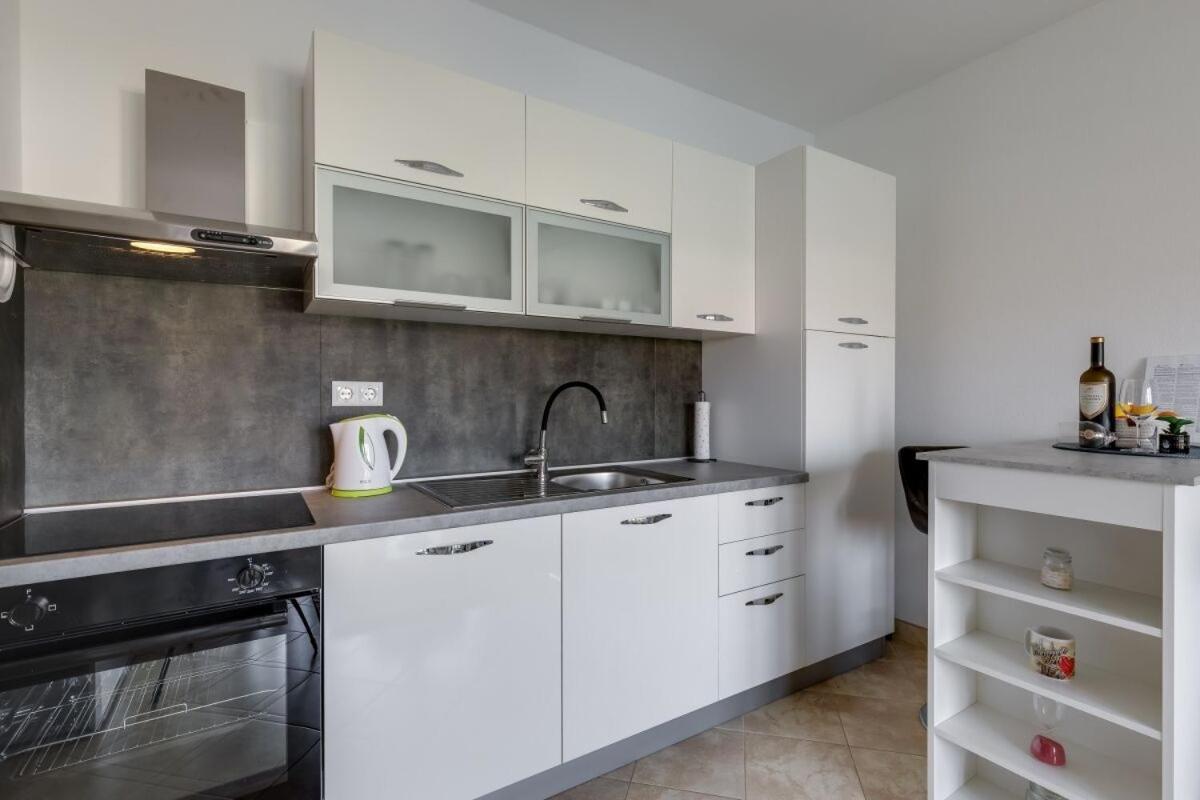 Apartments Rondine 1 카리가도르 외부 사진