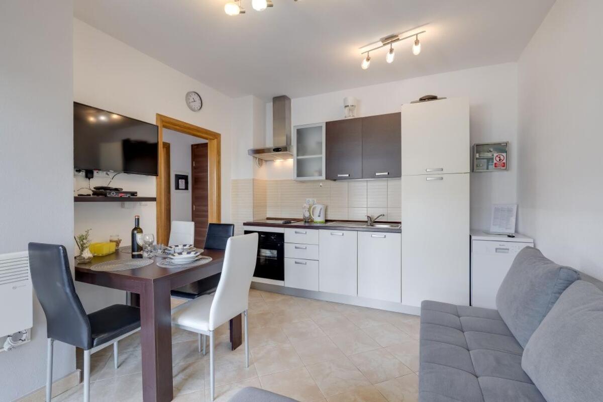 Apartments Rondine 1 카리가도르 외부 사진